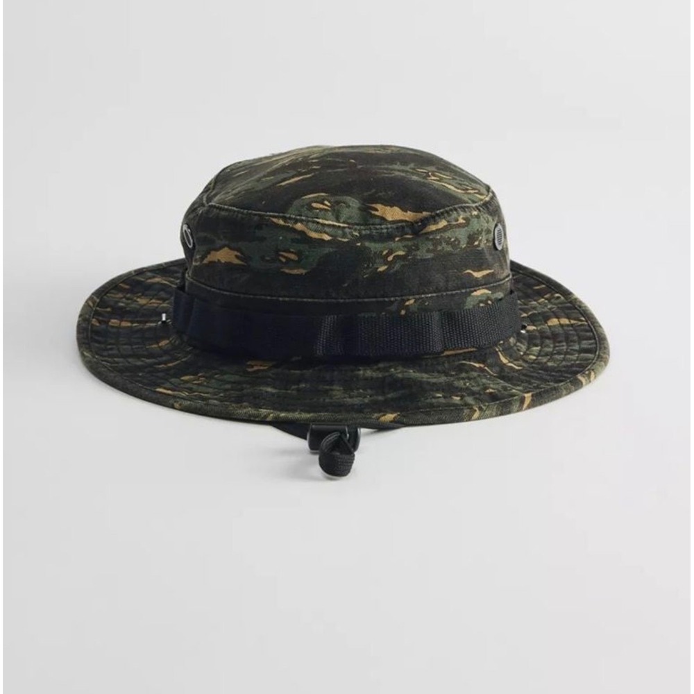 Urban Outfitters x American Needle Tiger Stripe Camo Bucket Hat Green Black NWT